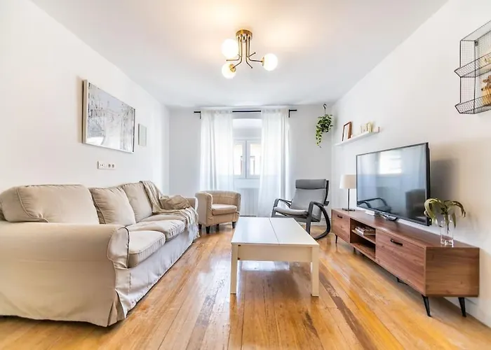 De Diseno En El Centro De Castro Urdiales