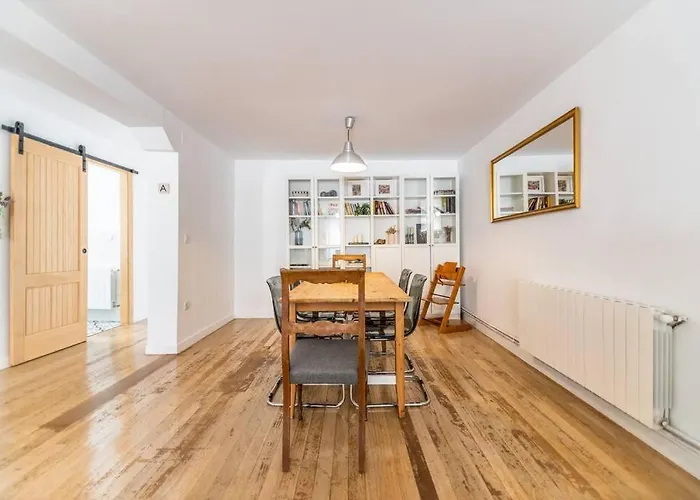 De Diseno En El Centro De Castro Urdiales